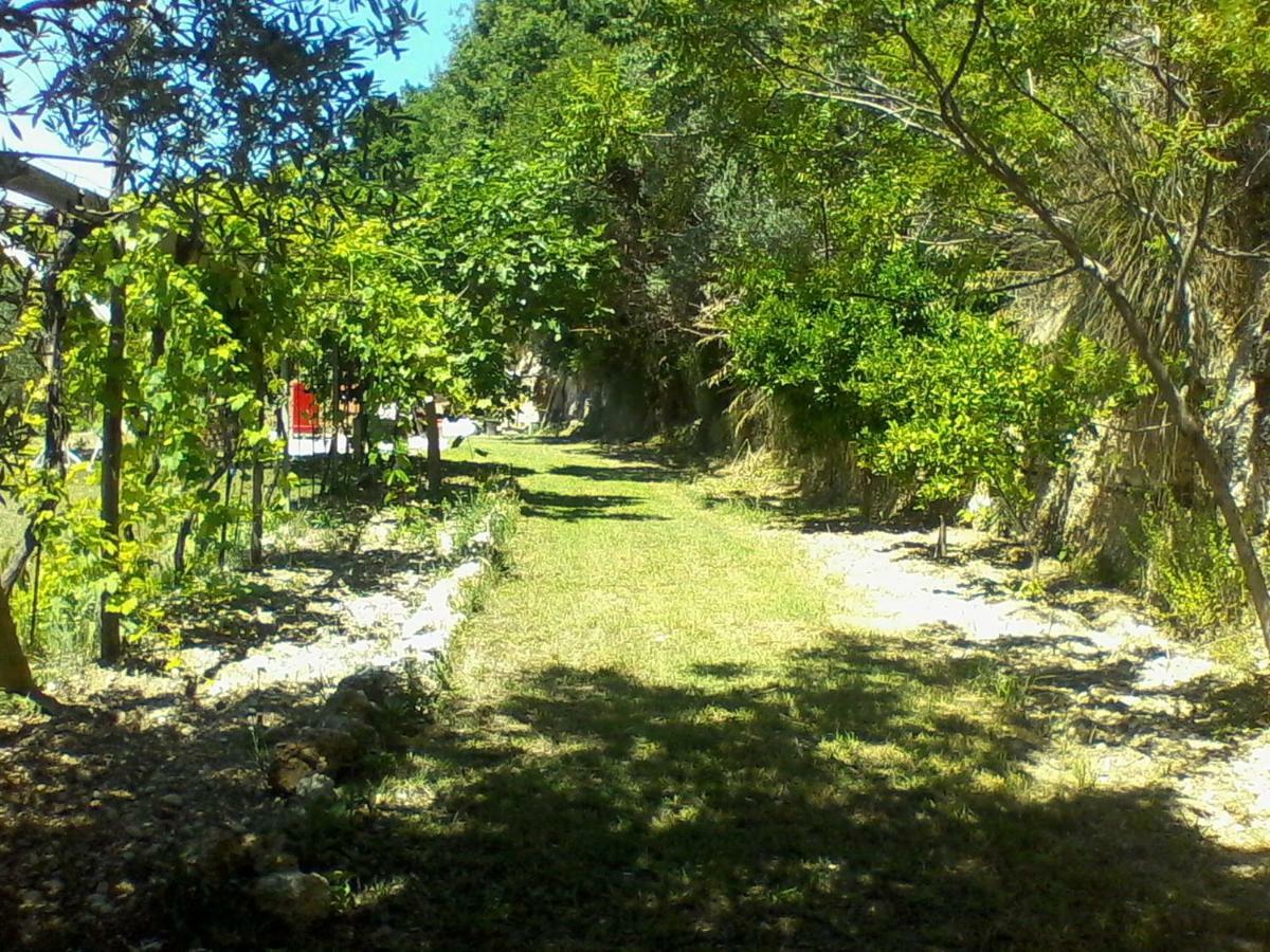 The Country Path B&B Toffia 外观 照片